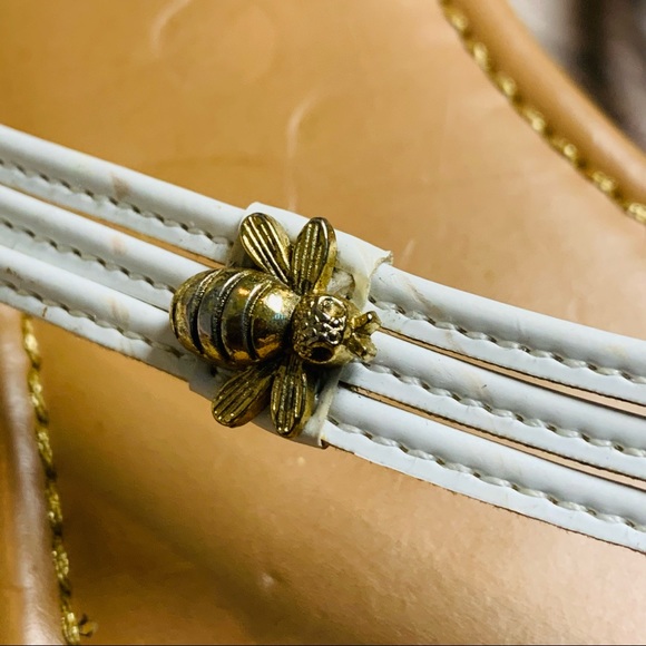 Ann Taylor Loft white leather strappy flip flop sandals w/ gold bumblebee charm - Picture 5 of 13